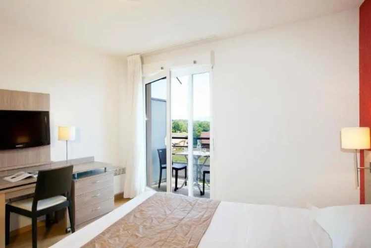 1 Bedroom Apartment with balcony
