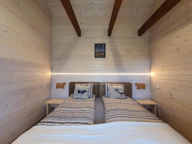3 Bedrooms Apartment