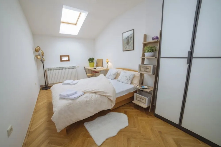 Apartment F9