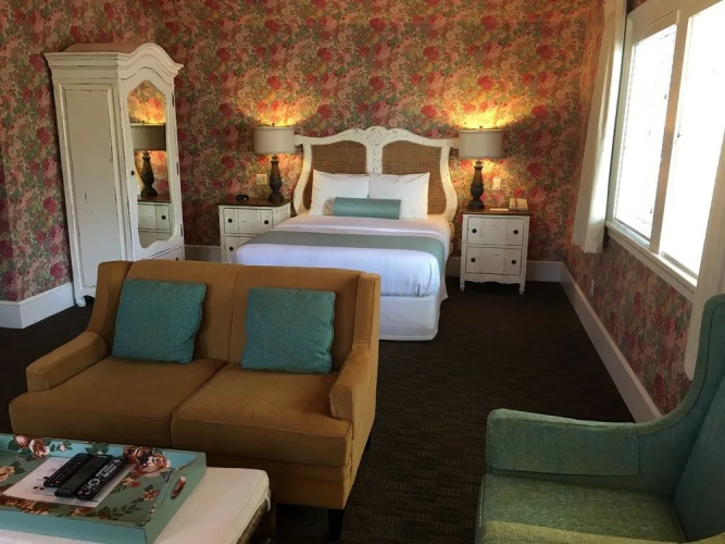Rosewood Inn