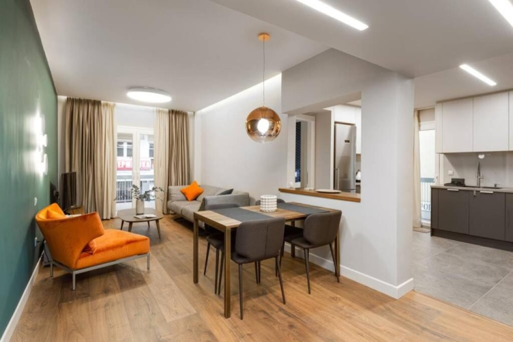 2 Bedrooms Apartment