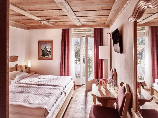 Standard Double room with balcony and with mountain view