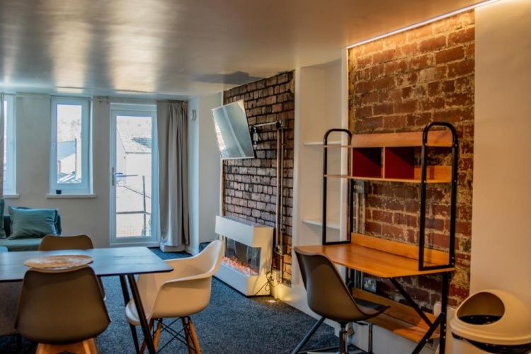 Deluxe Apartment