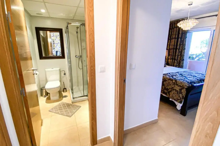 Luxury South Facing Groundfloor Apt