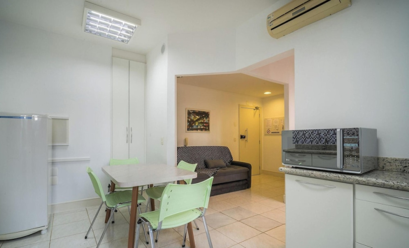 Full Studio 290m From the Public Market Efa0304