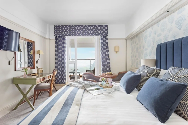 Classic Double room with balcony and with sea view