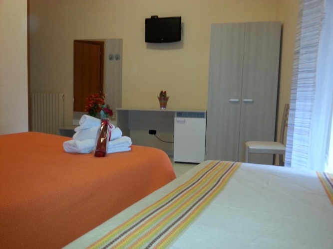 Standard Triple room