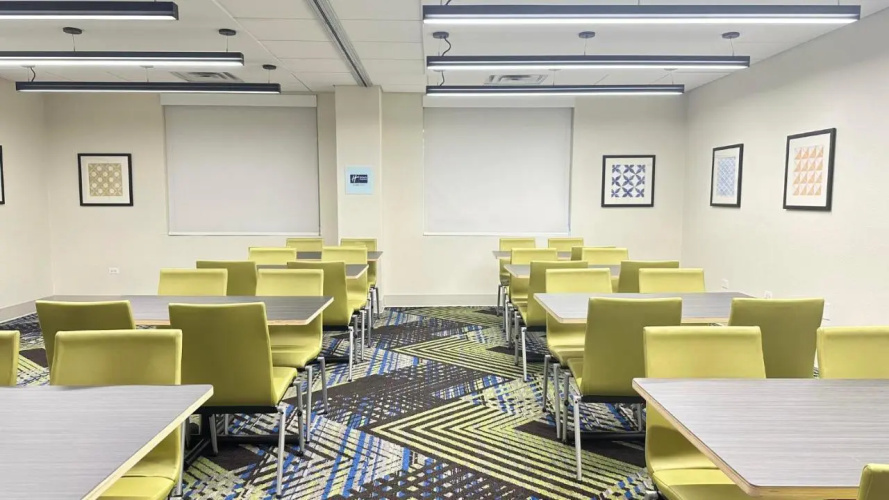 Holiday Inn Express & Suites Prospect Heights photo 18