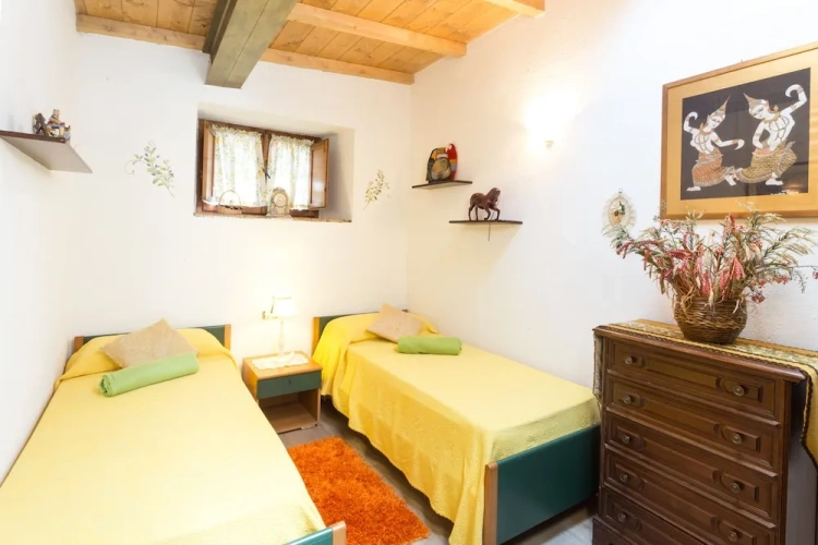2 Bedrooms Standard Triple Family room with garden view