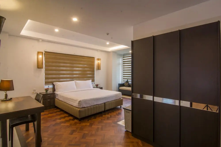 Woodside Inn & Serviced Apartments