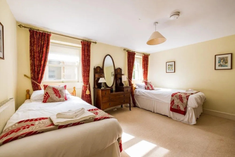 The Admirals Mansion - Central Bath