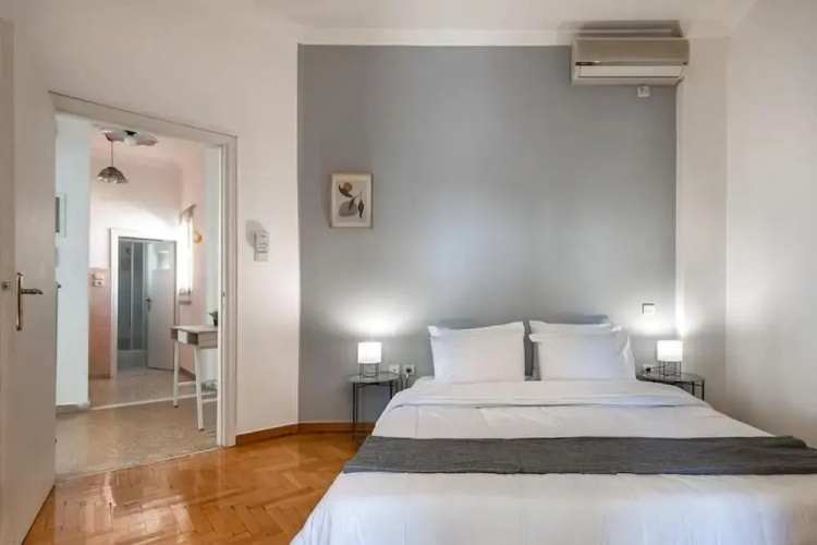 Penthouse Under Acropolis
