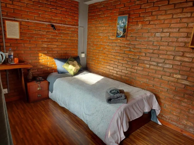 Standard Triple room with city view
