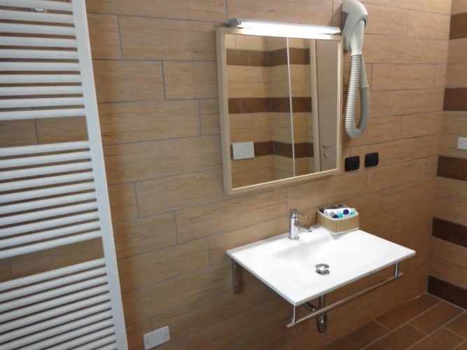 Standard Triple room