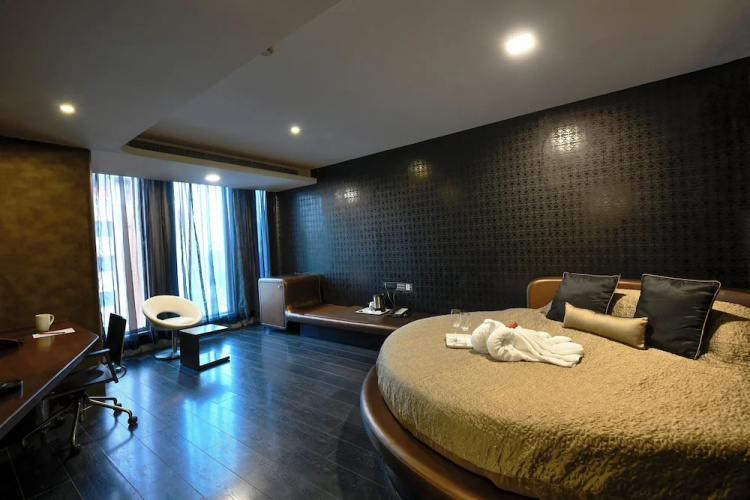Hotel Aarya Regency by OYO Rooms