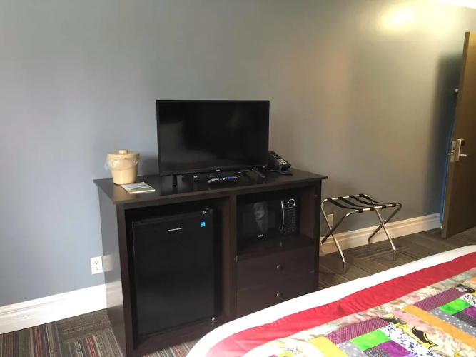 Seaport Inn