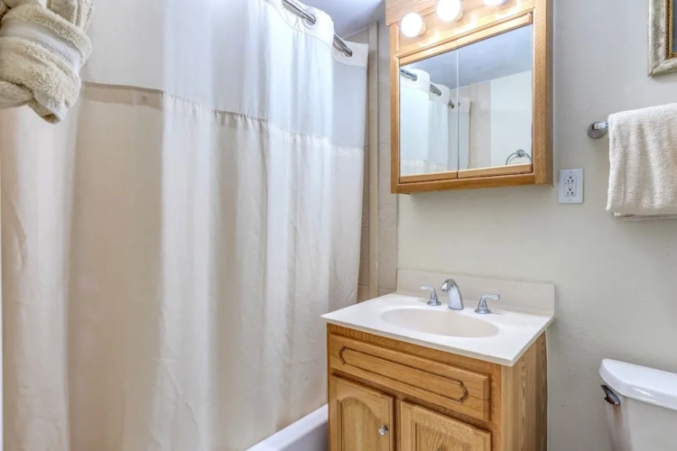 Standard Twin room with bay view