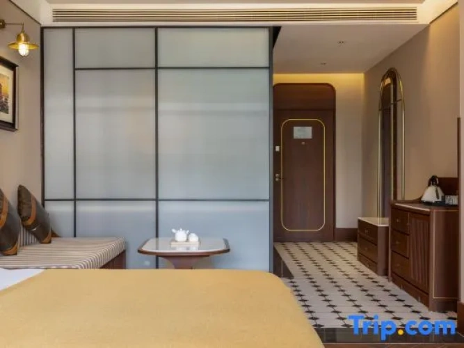 Standard Double room with balcony and with city view