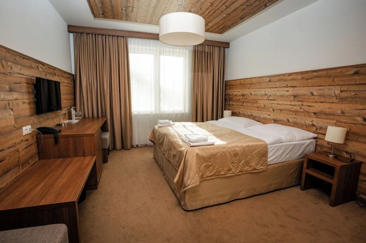 1 Bedroom Superior Double room with land view