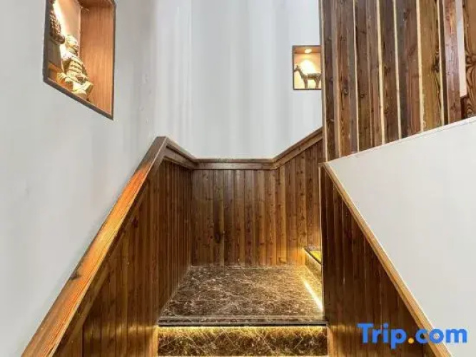 Terracotta Army Theme Apartment
