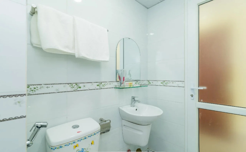 Quoc Vinh Hotel & Apartment
