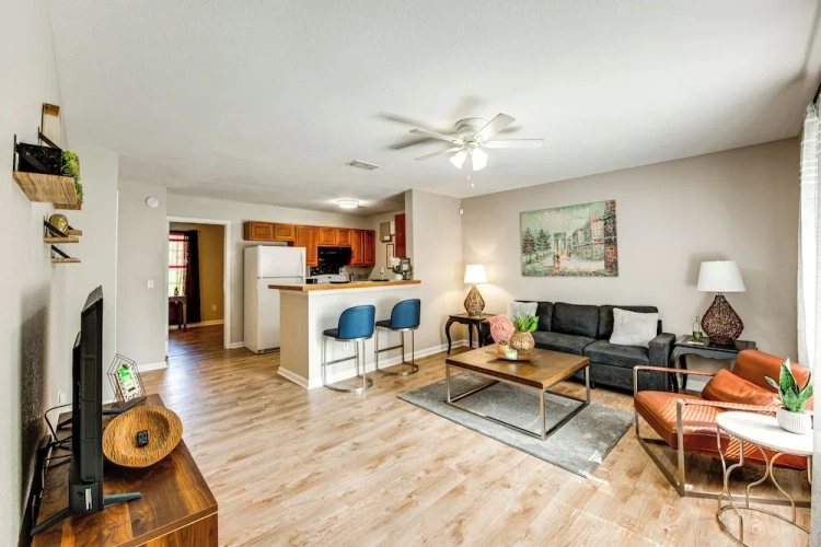 3 Bedrooms Apartment