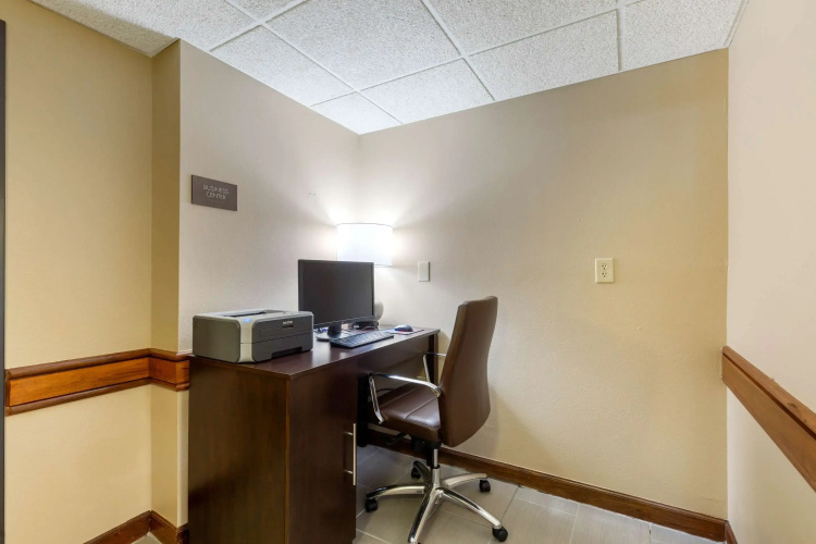Comfort Inn & Suites Milford