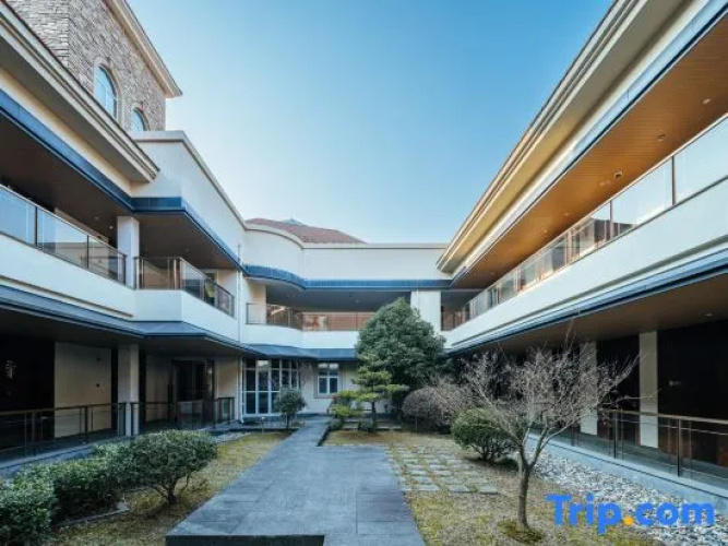 Chongming Forest Resort Hotel