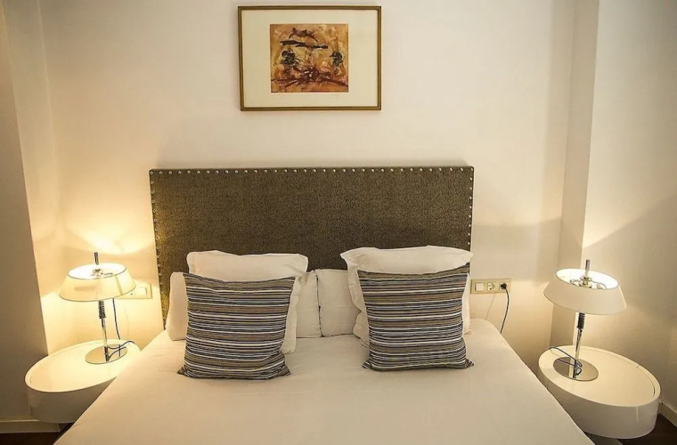 Còrcega Apartments