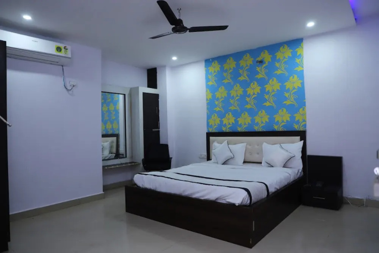 Hotel Axiom Prime