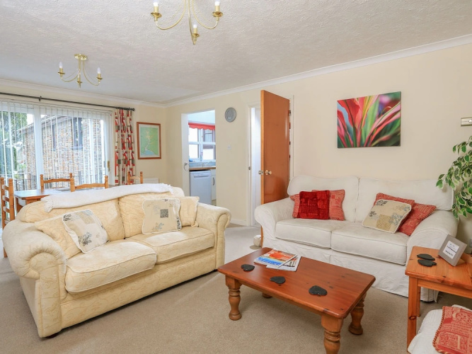 4 Rosemount Court