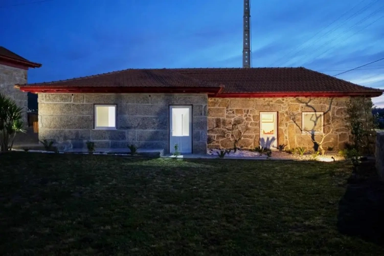 2 Bedrooms Villa