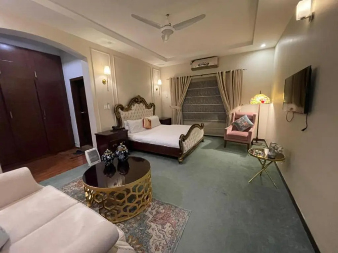 189 The Guest House