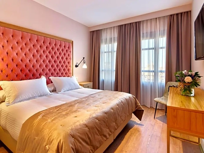 Deluxe Double room with view