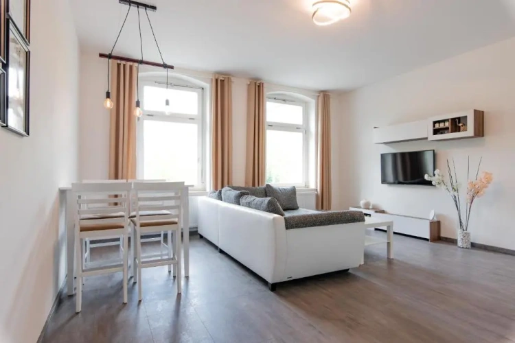 2 Bedrooms Apartment