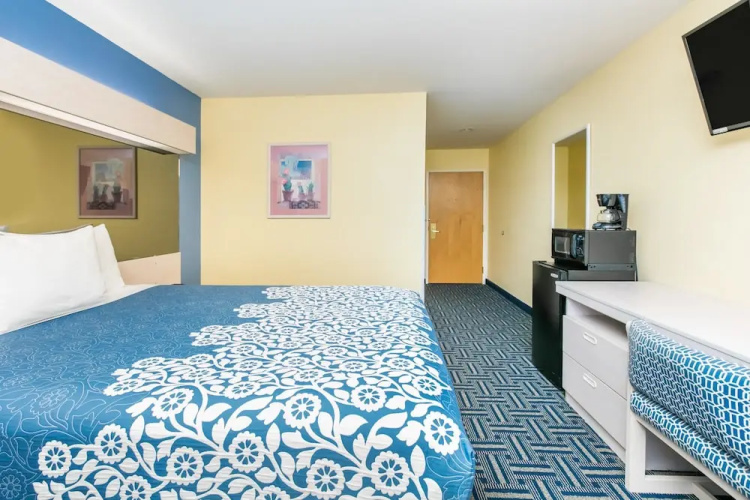 Days Inn And Suites Pryor