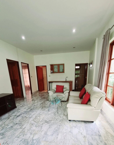 Beautiful Bungalow With Shared Outdoor Pool and 2km From the Beach