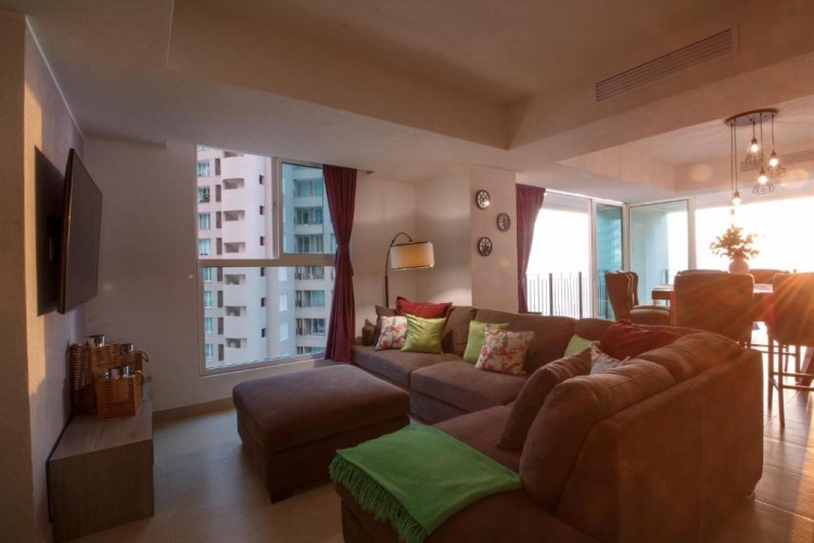 2 Bedrooms Apartment