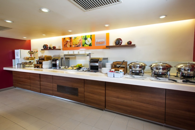 Holiday Inn Express Exeter East photo 28