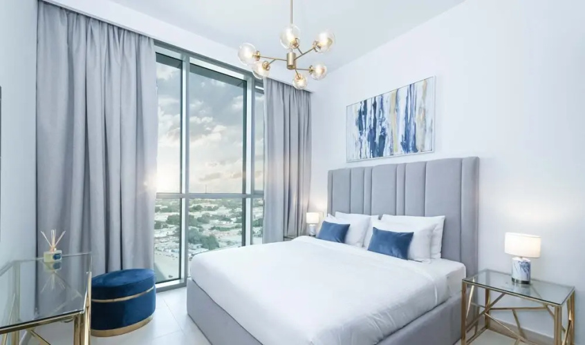 LUX Luxury Downtown Views Suite