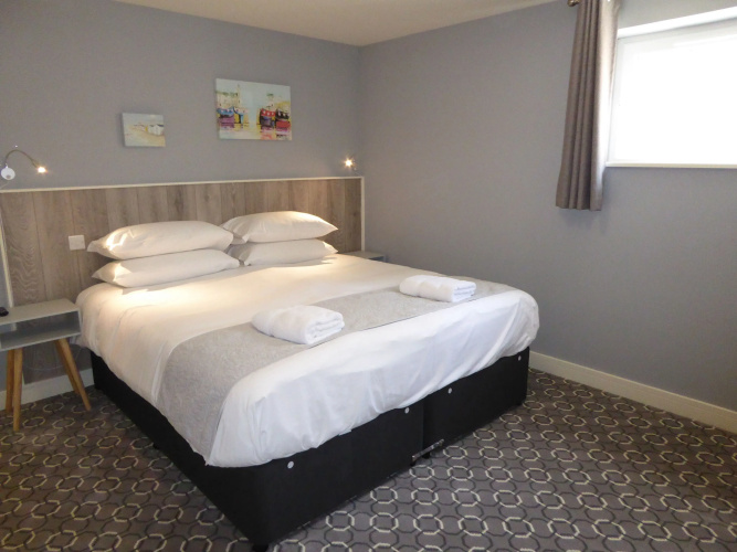 Rooms at 73
