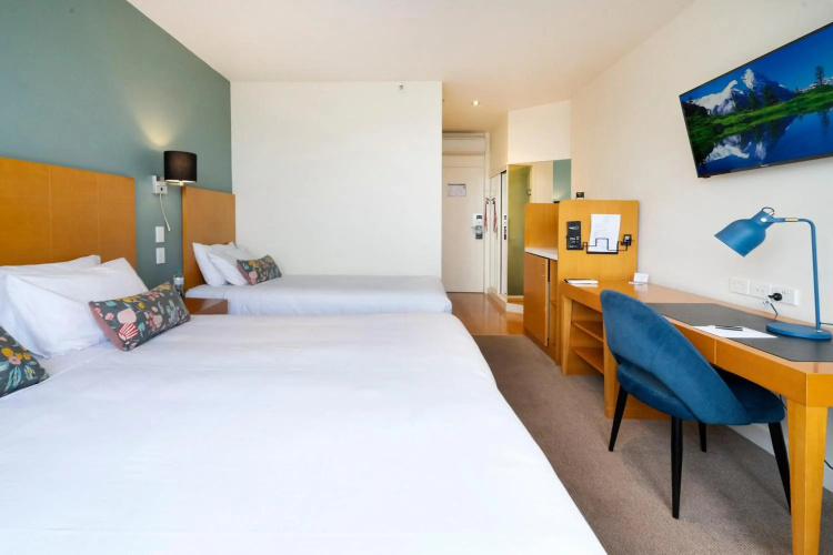 Nightelier Devonport Gateway Hotel