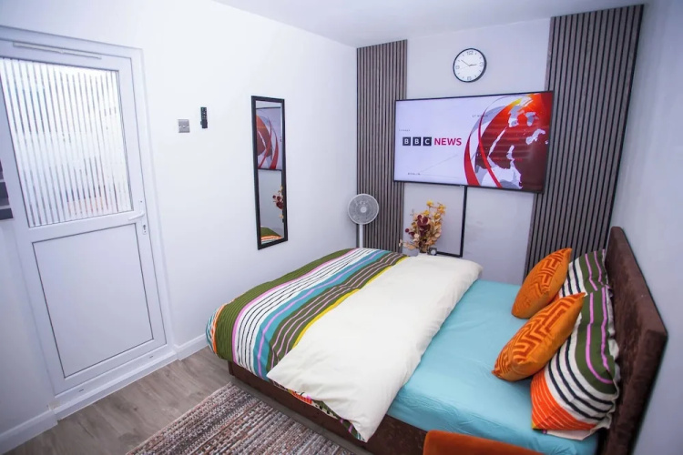 Modern 1 Bedroom Apartment in Quiet Tilbury Town