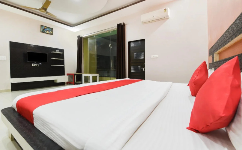 Hotel Om Palace By OYO Rooms