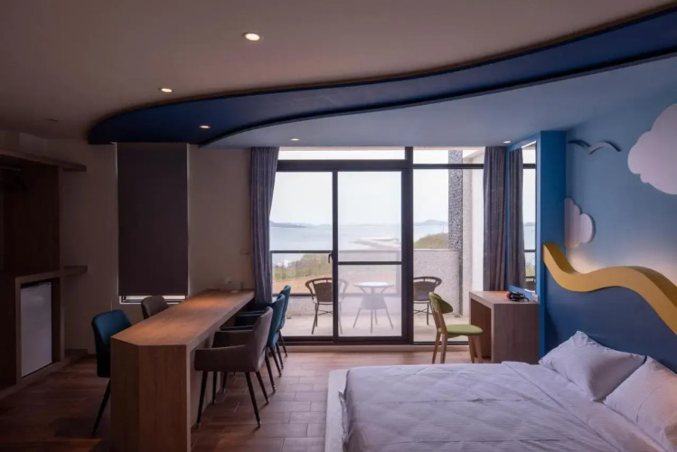 Finding Sea B&B Hall 2