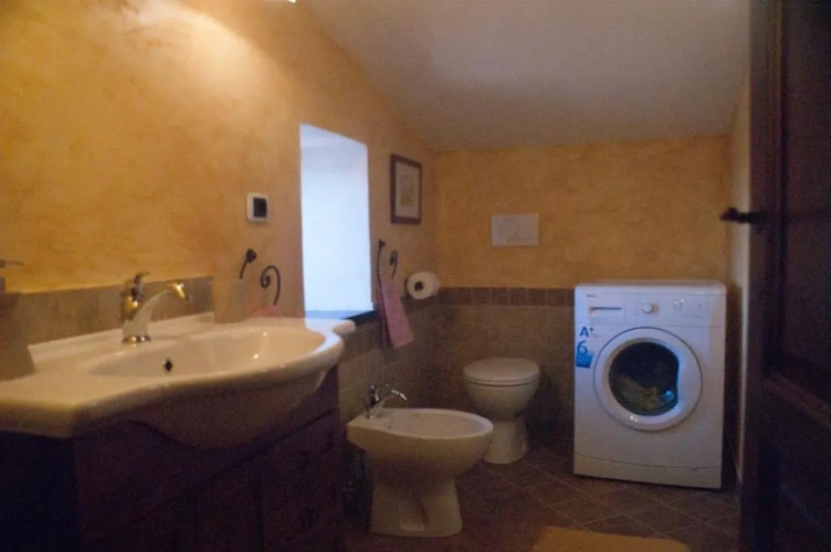 2 Bedrooms Cottage