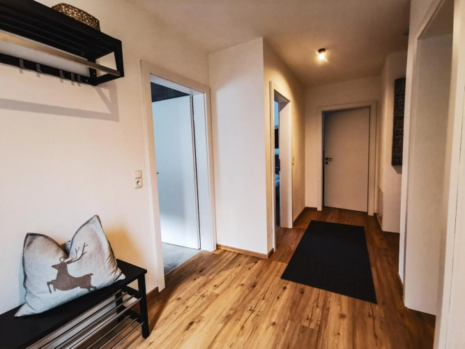 Apart Pair im Dorf