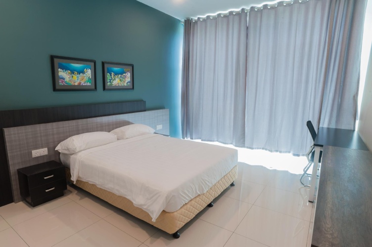 3 Bedrooms Apartment