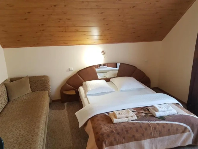 Standard Twin room with mountain view