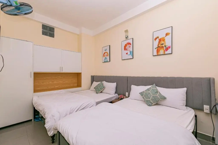 Standard Quadruple room with view